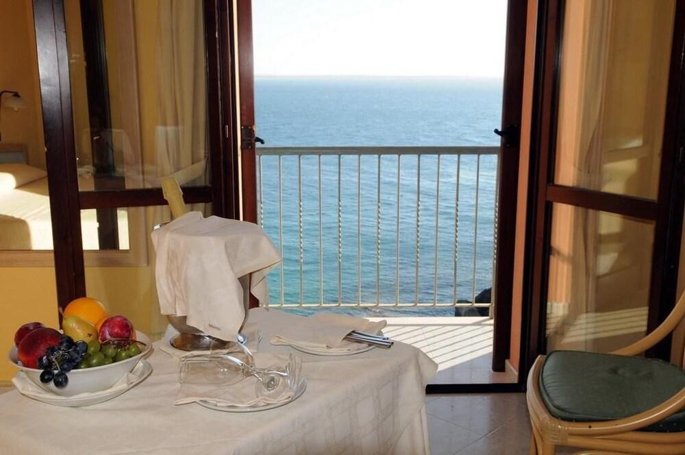 Felix Hotels - Hotel La Baja Santa Caterina Di Pittinuri  Eksteriør bilde